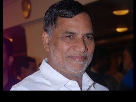 महाराष्ट्र बीजेपी के नेता कृपाशंकर सिंह ने उत्तर प्रदेश के मुख्यमंत्री योगी आदित्यनाथ को चिट्ठी लिखकर यूपी के छात्रों को भी मराठी भाषा पढ़ाने की अपील की है.