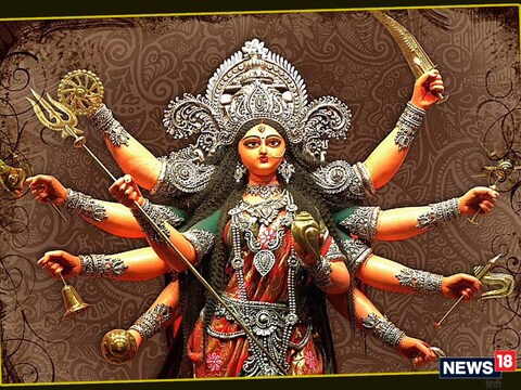 पूजा के समय आरती करने से मां दुर्गा प्रसन्न होती हैं.