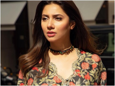 माहिरा खान फिल्म 'रईस' में शाहरुख खान के साथ नजर आई थीं. (Instagram/mahirahkhan)