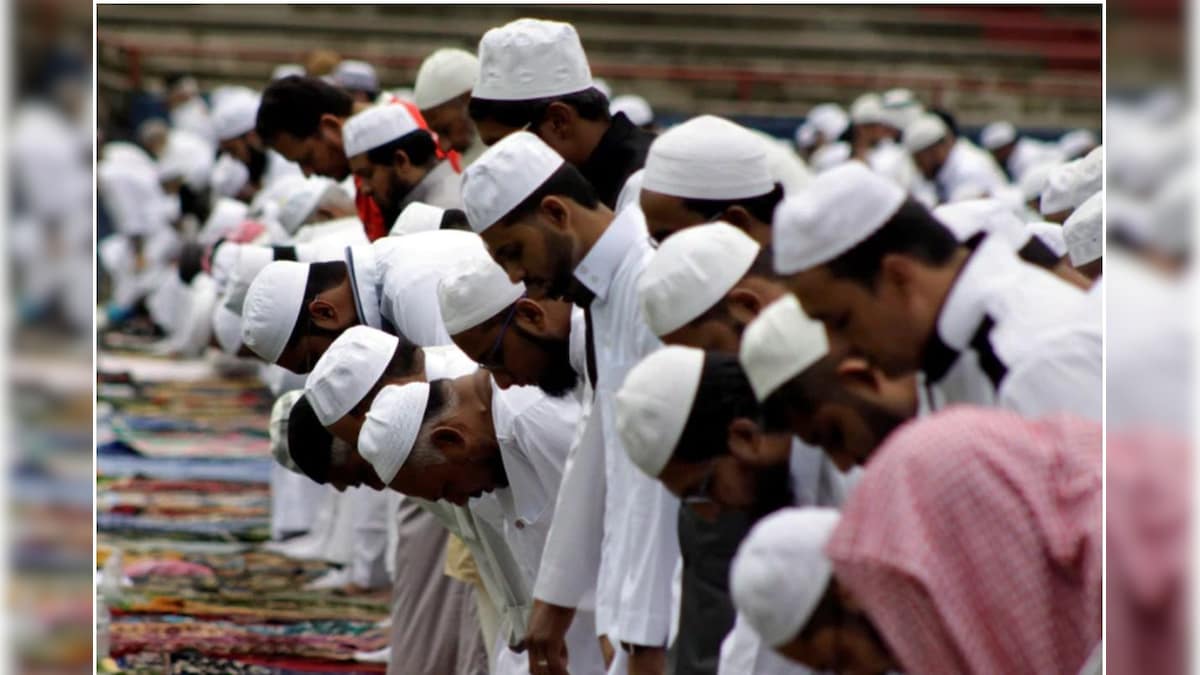 यूपी में कड़ी सुरक्षा के बीच शांतिपूर्ण तरीके से अदा की गई जुमे की नमाज लखनऊ में नमाजियों का दिखा ये अंदाज