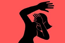 जोर बाग मेट्रो स्टेशन पर युवती का यौन उत्पीड़न, एक्शन में महिला आयोग