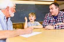 ‘पैरेंट्स टीचर मीटिंग’ में कभी ना करें बच्चों के सामने टीचर से ये 5 बातें