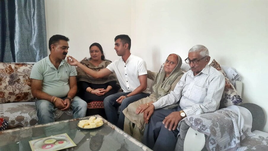 उसके सपने को साकार करने के लिए उन्होंने उसका बहुत साथ दिया. यही कारण है कि वह आज अपनी चाहत को पूरा कर रहा है.