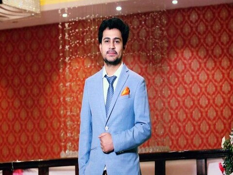 हिमाचल प्रदेश लोक सेवा आयोग की परीक्षा में प्रदेश भर में मंडी के अभिषेक ने टॉप किया है. 