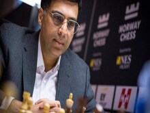 विश्वनाथन आनंद ने वर्ल्ड चैंपियन कार्लसन को फिर दी शिकस्त, टॉप पर पहुंचे