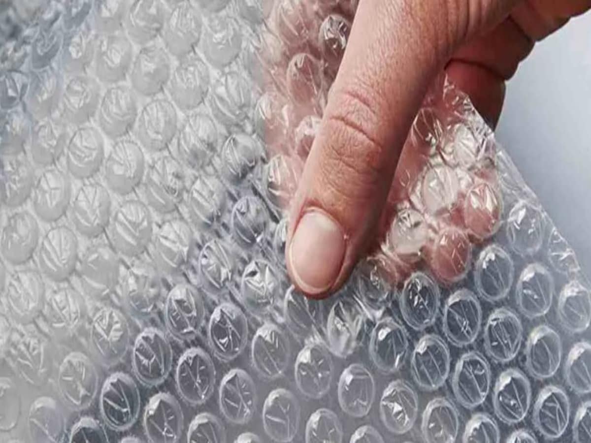 असल में सामान लपेटने के लिए नहीं हुआ था बबल रैप का अविष्कार, बनाने वाले ने भी नहीं सोचा था ये