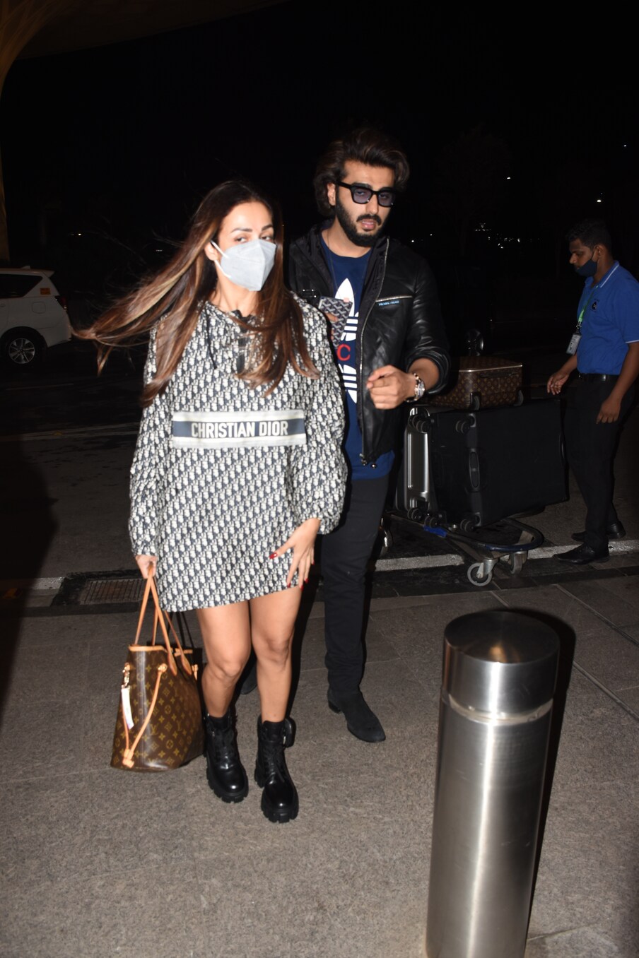  मलाइका और अर्जुन को हाल ही में मुंबई एयरपोर्ट पर स्पॉट किया गया था. (फोटो साभारः Viral Bhayani)