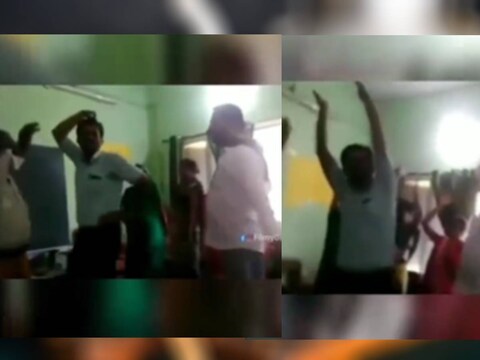 Funny Video : मात्रा ज्ञान का ऐसा वीडियो पहले नहीं देखा होगा आपने ! हंस-हंसकर हो जाएंगे लोटपोट - funny video of teachers prepare dance to teach kids hindi matra gyan pratp – Funny Video : मात्रा ज्ञान का ऐसा वीडियो पहले नहीं देखा होगा आपने ! हंस-हंसकर हो जाएंगे लोटपोट - funny video of teachers prepare dance to teach kids hindi matra gyan pratp –