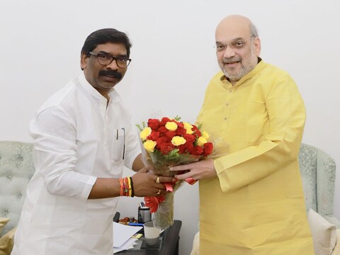 दिल्ली में सीएम हेमंत सोरेन ने गृह मंत्री अमित शाह और कांग्रेस नेता मल्लिकार्जुन खड़गे से मुलाकात की. 