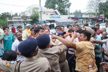सीएम जयराम ठाकुर को काले झंडे दिखाने पर कांग्रेसियों से भिड़े भाजपाई कार्यकर्ता, पुलिस के सामने जमकर चले लात-घूंसे