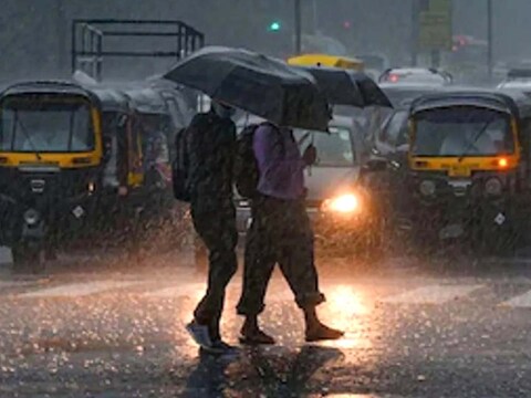 Rajasthan Mausam: रविवार को मौसम विभाग द्वारा दी जानकारी के अनुसार राजस्थान में अगले 2 दिनों तक बारिश का सिलसिला जारी रहेगा.