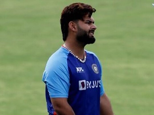 ऋषभ पंत दक्षिण अफ्रीका के खिलाफ टी20 सीरीज में बल्ले से फ्लॉप साबित हुए थे. (AFP)