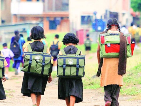 नोएडा: आरटीई के तहत बच्चों को प्रवेश नहीं देने के मामले में डीआईओएस को 59 स्कूलों की सूची भेजी गई