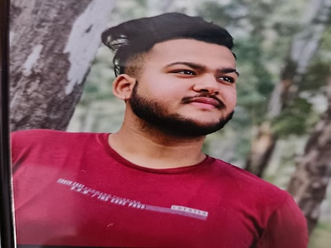 बुधवार को जसविंदर टीवी पर सिद्धू मूसेवाला का लाइव भोग देखा और परेशान हो गया.