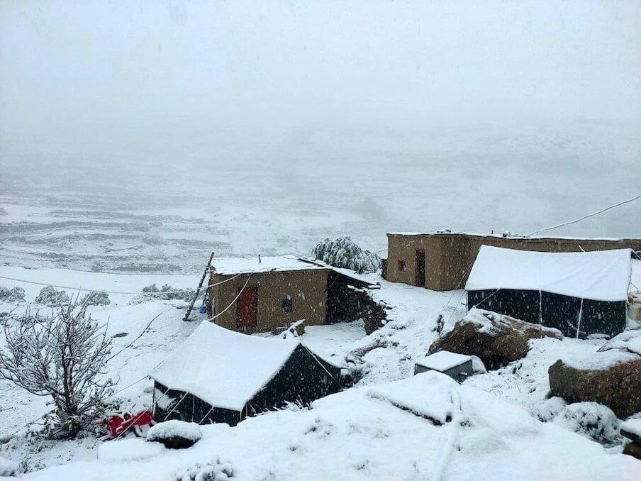  उदयपुर-शालग्रां मेल लाइन बर्फ से ढका क्षेत्र है. इस क्षेत्र में अक्टूबर के महीने में बर्फबारी होती है और मार्च महीने तक यह क्षेत्र बर्फ से ढका रहता है. इस लाइन पर कई ग्लेशियर और चिनाव नदी की सहायक नदियां हैं.