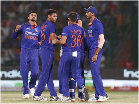 IND vs SA: भारत-दक्षिण अफ्रीका के बीच दूसरा टी20 रविवार को कटक में खेला जाएगा. इस मैच के लिए टीम इंडिया में बदलाव हो सकते हैं. (PC-BCCI Twitter)