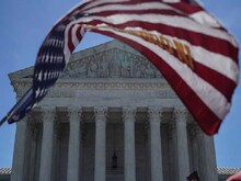 US सुप्रीम कोर्ट ने बाइडन प्रशासन को दिया झटका, गन रखने को बताया मौलिक अधिकार