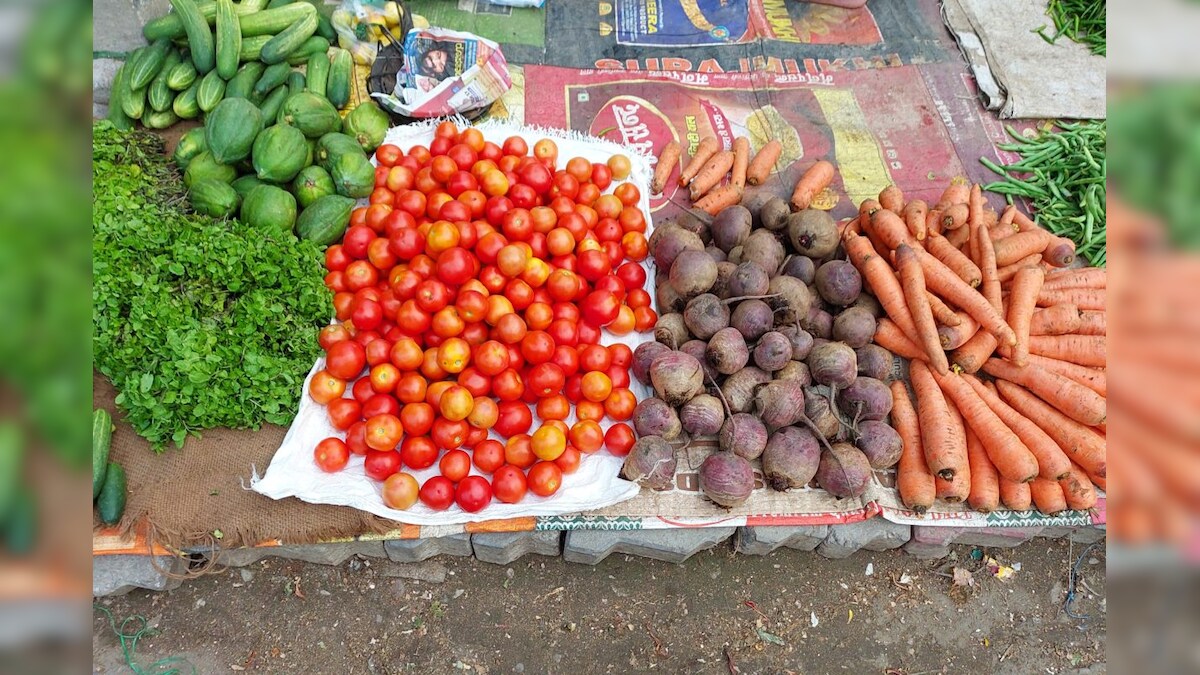 लखनऊ में सब्जियों के रेट बढ़े: हफ्तेभर में दोगुने हुए टमाटर-आलू के दाम बिगड़ा किचन का बजट