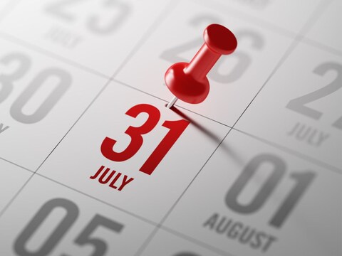 आयकर रिटर्न भरने की अंतिम तारीख 31 जुलाई है.  