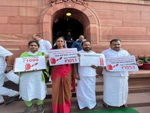 लोकसभा स्पीकर की बड़ी कार्रवाई, कांग्रेस के 4 सांसद पूरे सत्र के लिए निलंबित