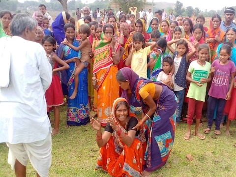 जमुई में कुएं से एक के बाद एक 4 शव बरामद किए गए. इसके बाद मृतकों के घर में कोहराम मच गया. (न्‍यूज 18 हिन्‍दी)