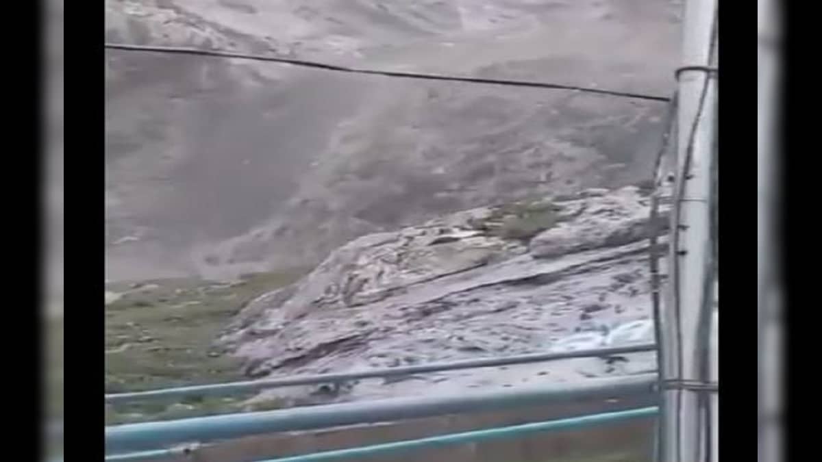 VIDEO: अमरनाथ गुफा के पास फिर फटा बादल 4 हजार तीर्थ यात्रियों को सुरक्षित स्थान पर पहुंचाया गया 