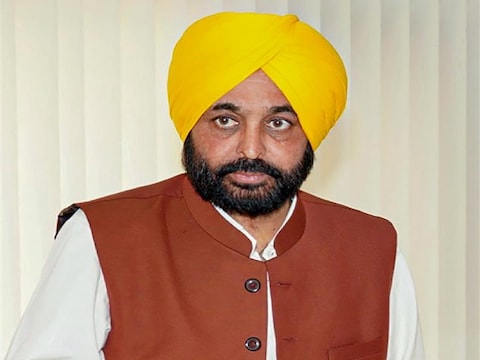 शहीद उधम सिंह को श्रद्धांजलि देते हुए पंजाब के मुख्‍यमंत्री भगवंत मान ने कई योजनाओं की घोषणा की है. 