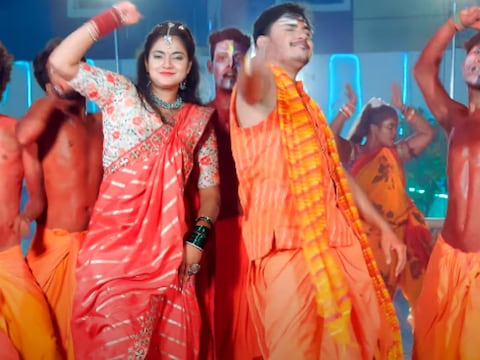 Song: भोले की भक्ति में लीन दिखे अंकुश राजा, बोले- 'मस्त रह चार चिलम मार के'
