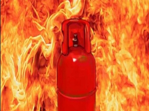 कंपनियां दुर्घटना होने पर प्रति व्‍यक्ति 2 लाख रुपये का बीमा कवर देती हैं. 