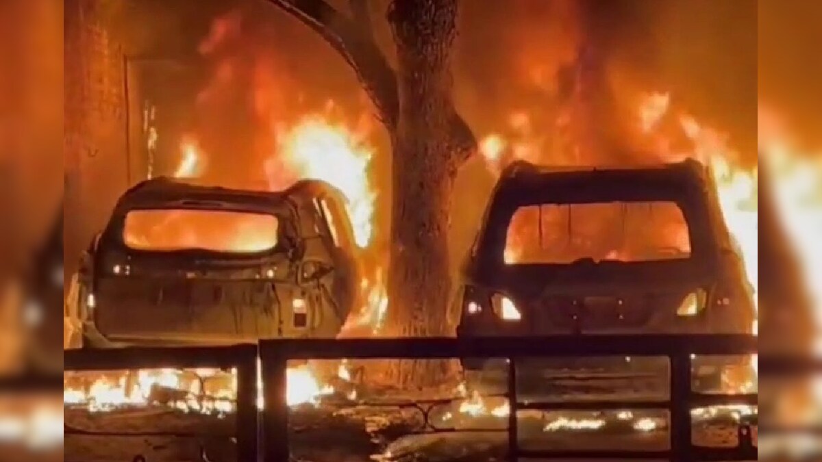 वैष्णो देवी जाने के लिए दोस्त से मांगकर लाया था मर्सिडीज कार आग में जलकर हो गई खाक- देखें Video