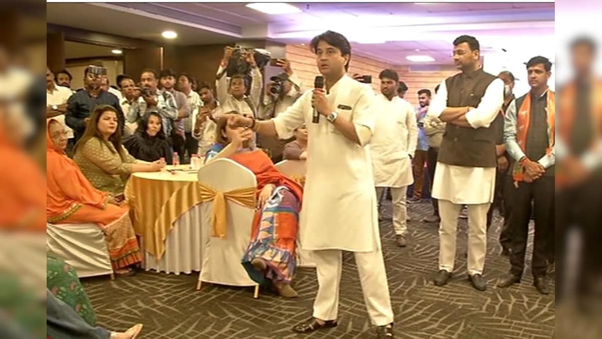 ‘घर में हर शख्स पत्नी के आगे नतमस्तक ही रहता है,’ आखिर ज्योतिरादित्य सिंधिया ने क्यों कहा ऐसा?