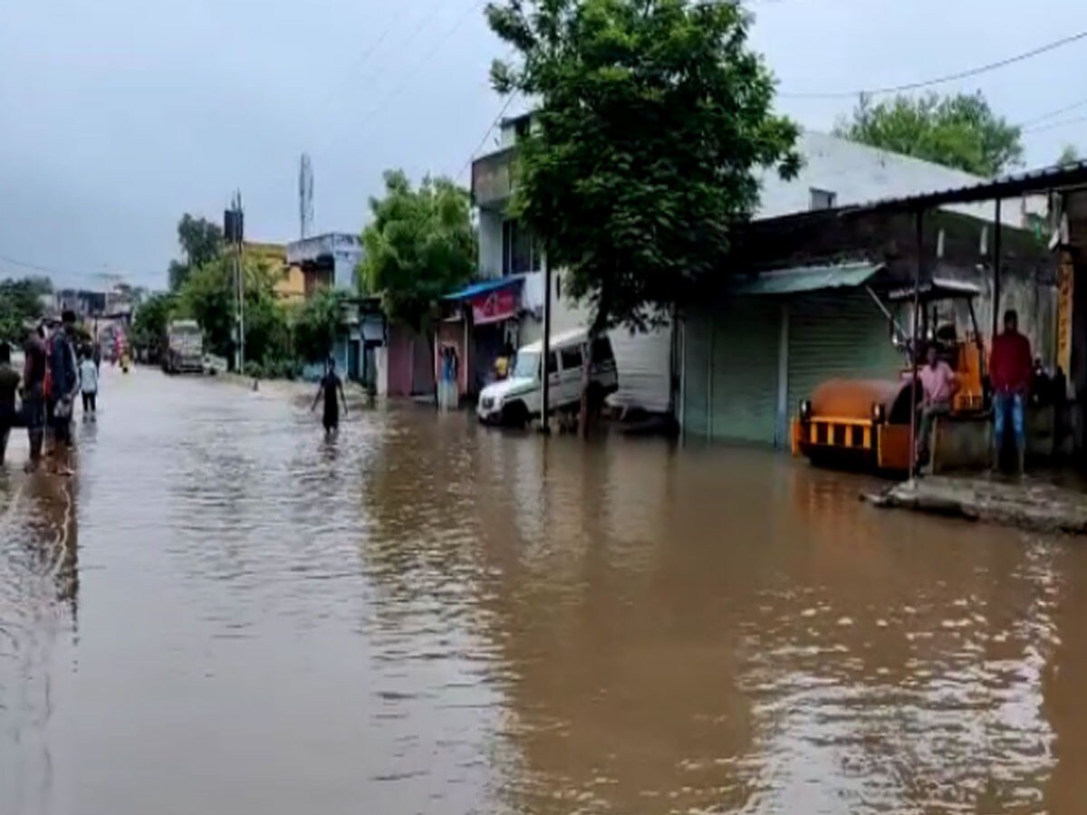 Mp Weather News मध्य प्रदेश में बन रहा नया सिस्टम 10 जिलों में तेज बारिश की संभावना अलर्ट 9590