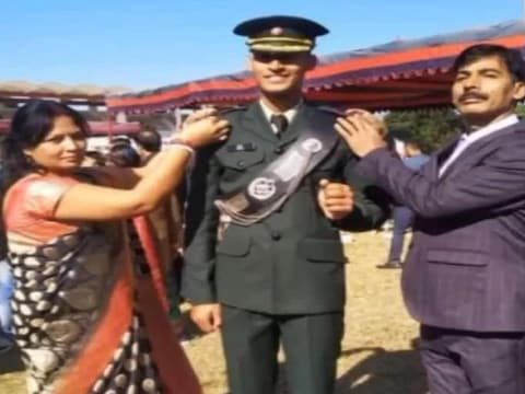 शहीद कैप्टन आनंद का पार्थिव शरीर बिहार लाया जा रहा है. (फाइल फोटो)