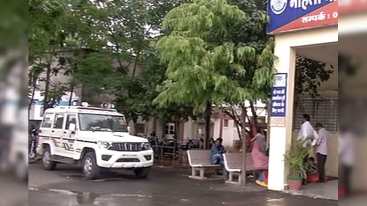 पत्नी बोली- निजी पलों का वीडियो बनाता है पति, बाथरूम में लगवाए है खुफिया कैमरे, FIR