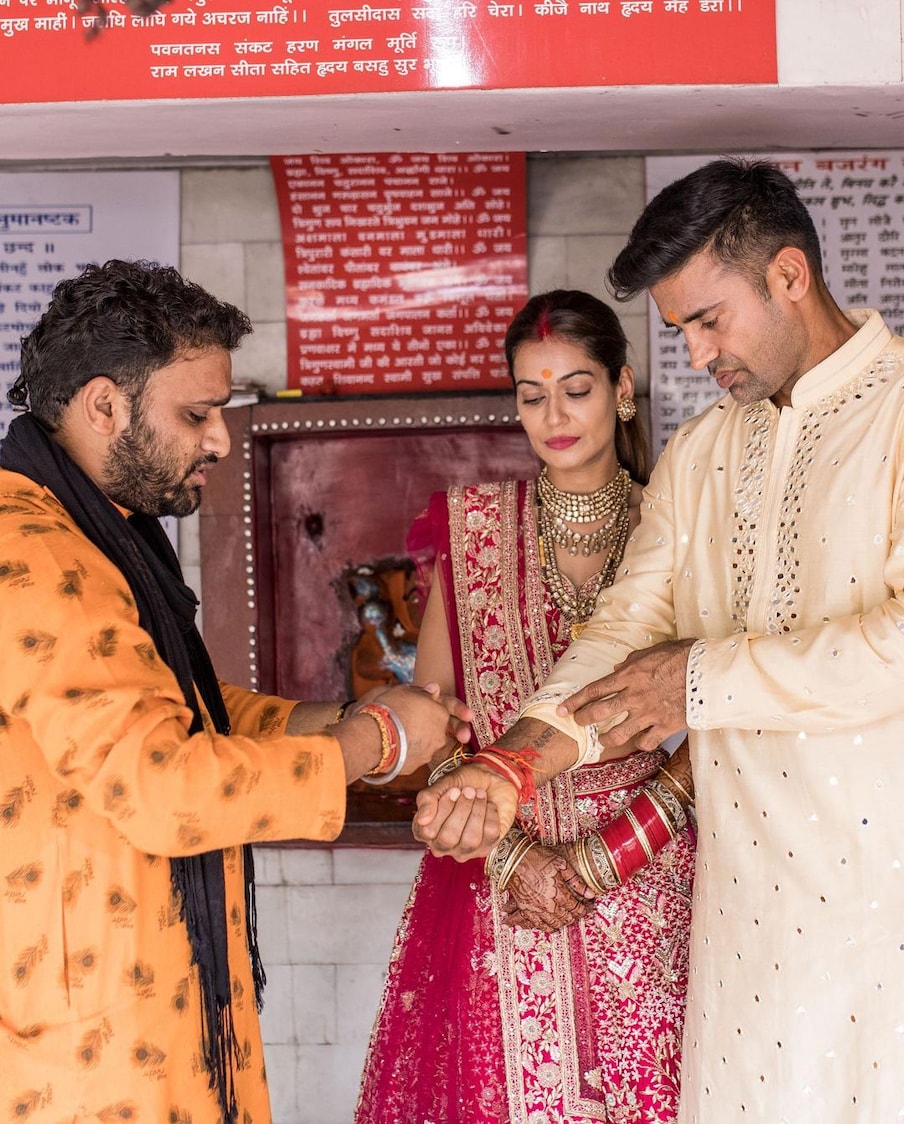  पायल रोहतगी और उनके संग्राम सिंह की तस्वीरें सोशल मीडिया पर वायरल हो चुकी हैं, जिसे फैंस बेहद पसंद कर रहे हैं. (PHOTO Credit: @ sangramsingh_wrestler Instagram)