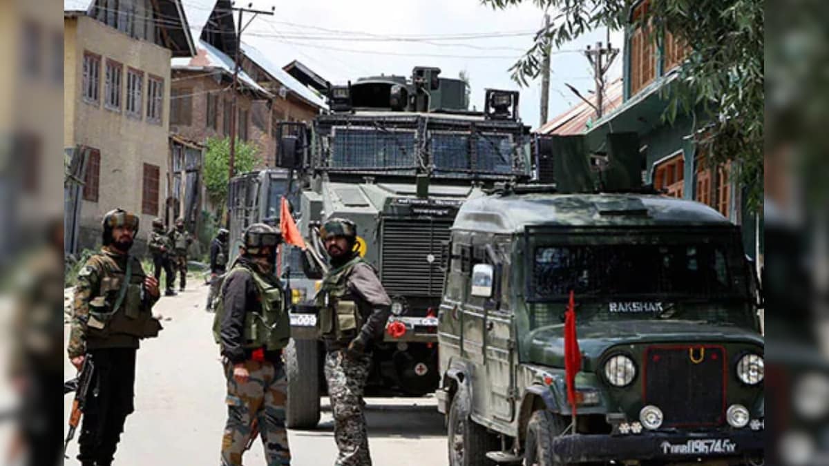 Jammu Kashmir: पुलवामा में सुरक्षाबलों की आतंकियों के साथ मुठभेड़ 2 आतंकी हुए ढेर