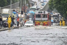 महाराष्ट्रः मुंबई में लगातार चौथे दिन भारी बारिश, लोकल ट्रेन सेवाओं में विलंब