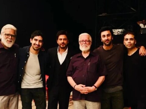आर माधवन के साथ दिखे शाहरुख, करण, और अयान मुखर्जी. (फोटो साभारः Instagram @teamshahrukhkhan)