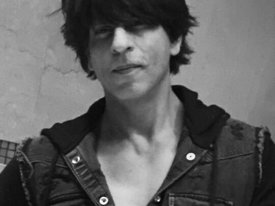 डंकी के सेट से शाहरुख खान की कई तस्वीरें लीक हो चुकी हैं. (फोटो साभार: Instagram@iamsrk)