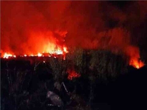कार्गो प्लेन में खतरनाक सामग्री भरी थी, लेकिन अभी तक ये पता नहीं चल पाया है कि आखिर उसमें था क्या?
फोटो- @sotiridi अकाउंट से साभार