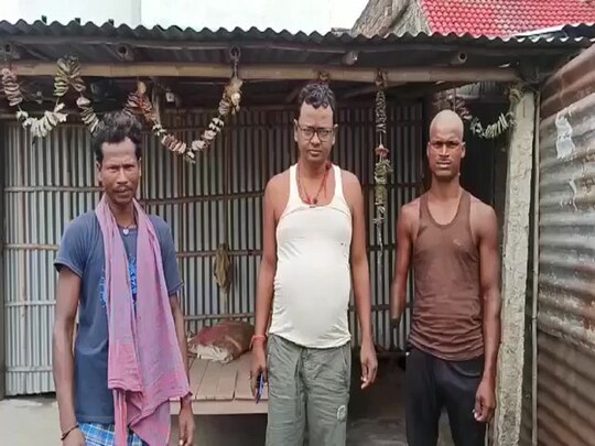 बिहार में आये भूकंप के झटकों के बाद सुरक्षित स्थान के लिए निकले लोग