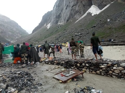 अमरनाथ गुफा के पास बादल फटा