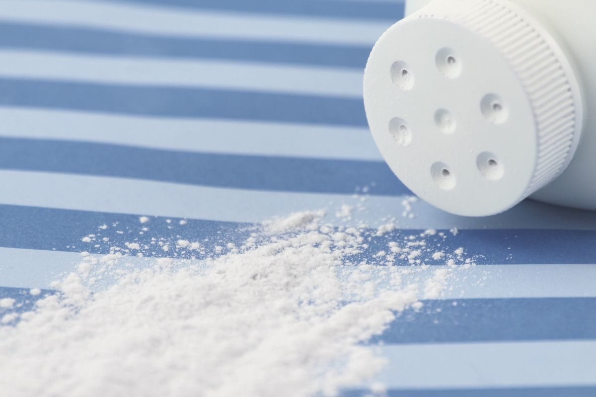 Stain Removal : सफेद कपड़े और तेल के दाग, जानिए कैसे करें बिना झंझट साफ 8 Stain Removal