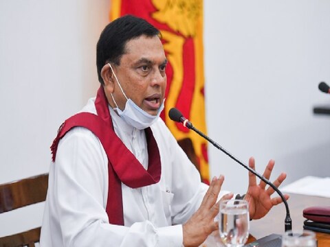 गोटाबाया राजपक्षे के भाई बासिल राजपक्षे कटूनायके एयरपोर्ट पर स्थित सिल्‍क रूट डिपार्चर टर्मिनल से देश छोड़कर भागने की फिराक में थे. (AP)