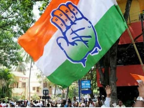 सिद्धरमैया और शिवकुमार दोनों का खेमा अपने-अपने नेता को मुख्यमंत्री के तौर पर पेश करने के लिए तैयार हैं. (प्रतीकात्मक फोटो)