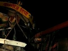 एटा: दो रोडवेज बसों में भीषण टक्कर, एक यात्री की मौत, 22 घायल