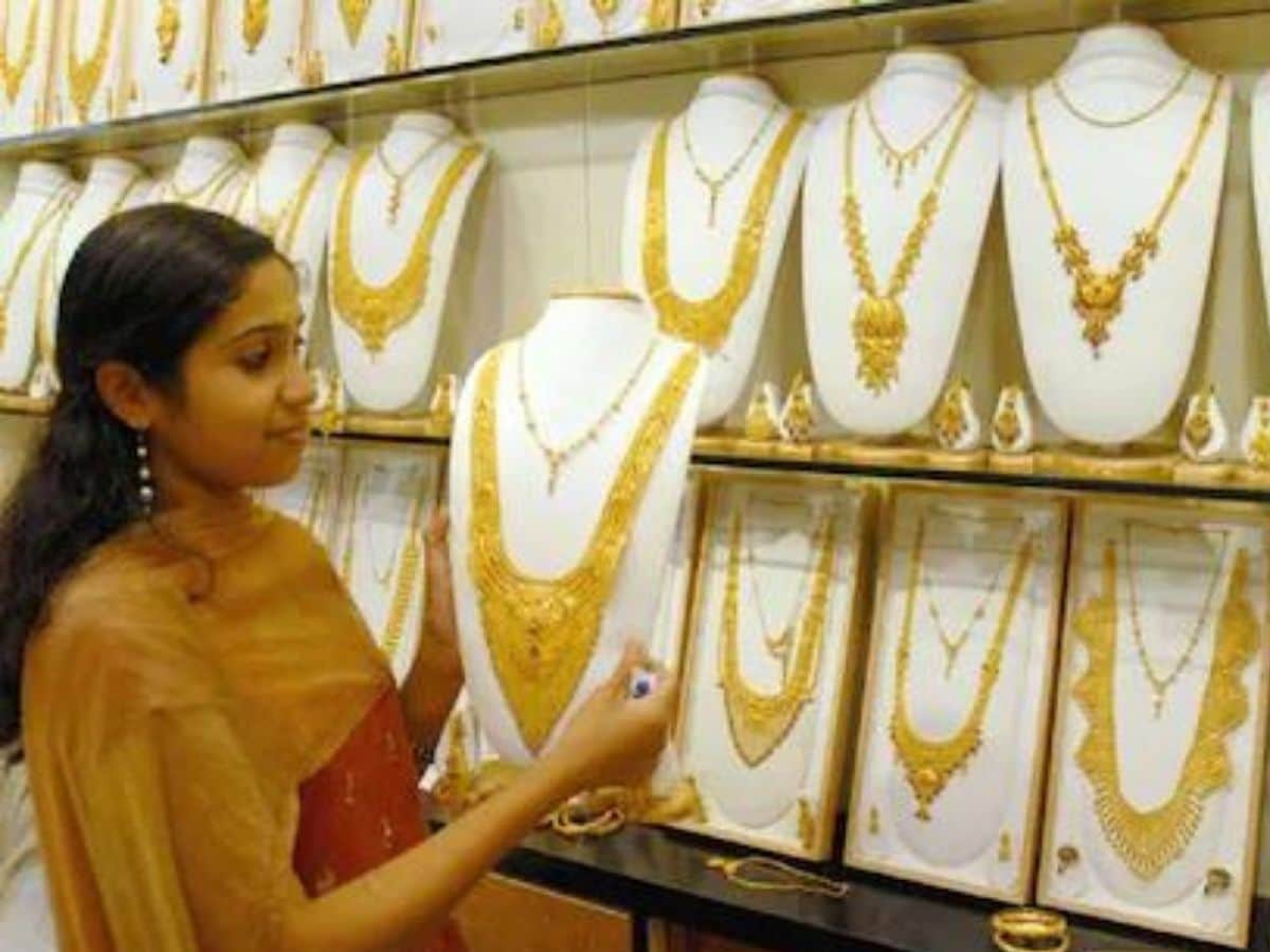 Gold Worth Weekly: Gold crosses 52 thousand, silver turns into cheaper, know the situation of bullion marketplace for the entire week