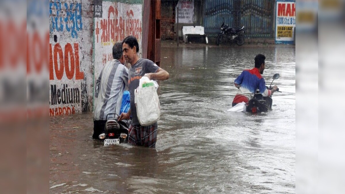 गुजरात में आफत बनकर बरसा पानी तस्वीरों में देखिए बाढ़ का मंजर 60 से ज्यादा लोगों की हो चुकी है मौत