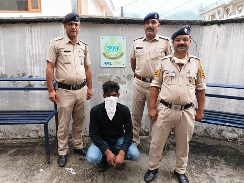 हरियाणा के 22 वर्षीय युवक के कब्जे से 64 ग्राम हेरोइन बरामद की गई है.
