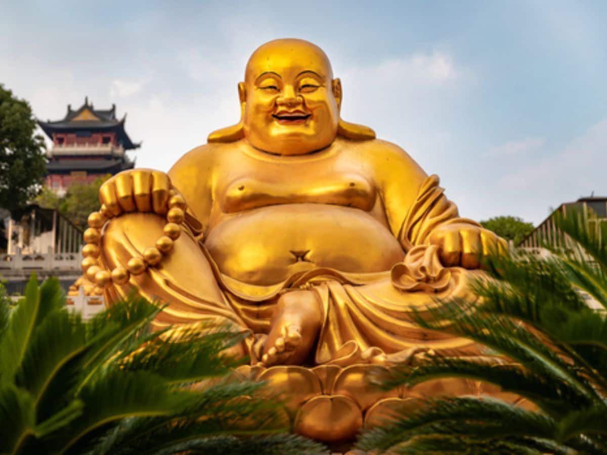 Laughing Buddha लाफिंग बुद्धा से घर में बना रहेगा खुशियों का माहौल